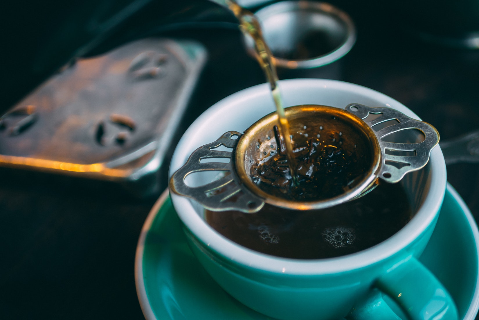 nam-chaga-vien-kim-cuong-cua-rung-xanh
