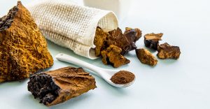 nam-chaga-vien-kim-cuong-cua-rung-xanh