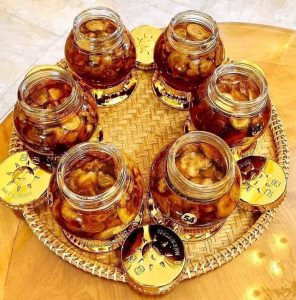 tri-ho-khan-ho-keo-dai-voi-sam-ngoc-linh-ngam-mat-ong
